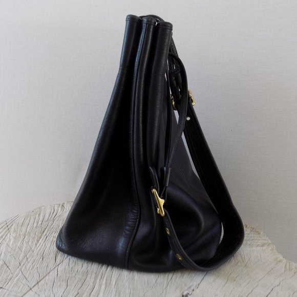 SOLD COACH LEATHER DRAWSTRING BUCKET BAG, BLACK - Picture 4 of 7
